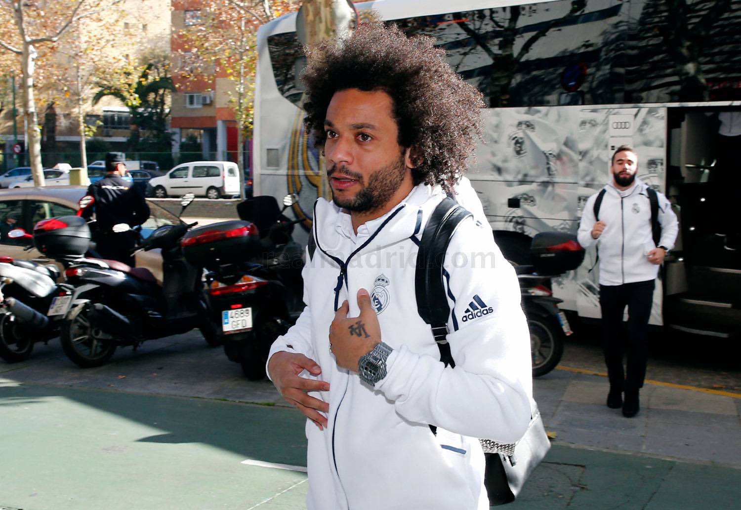 C1-E_LbXcAEz_ik.jpg:large