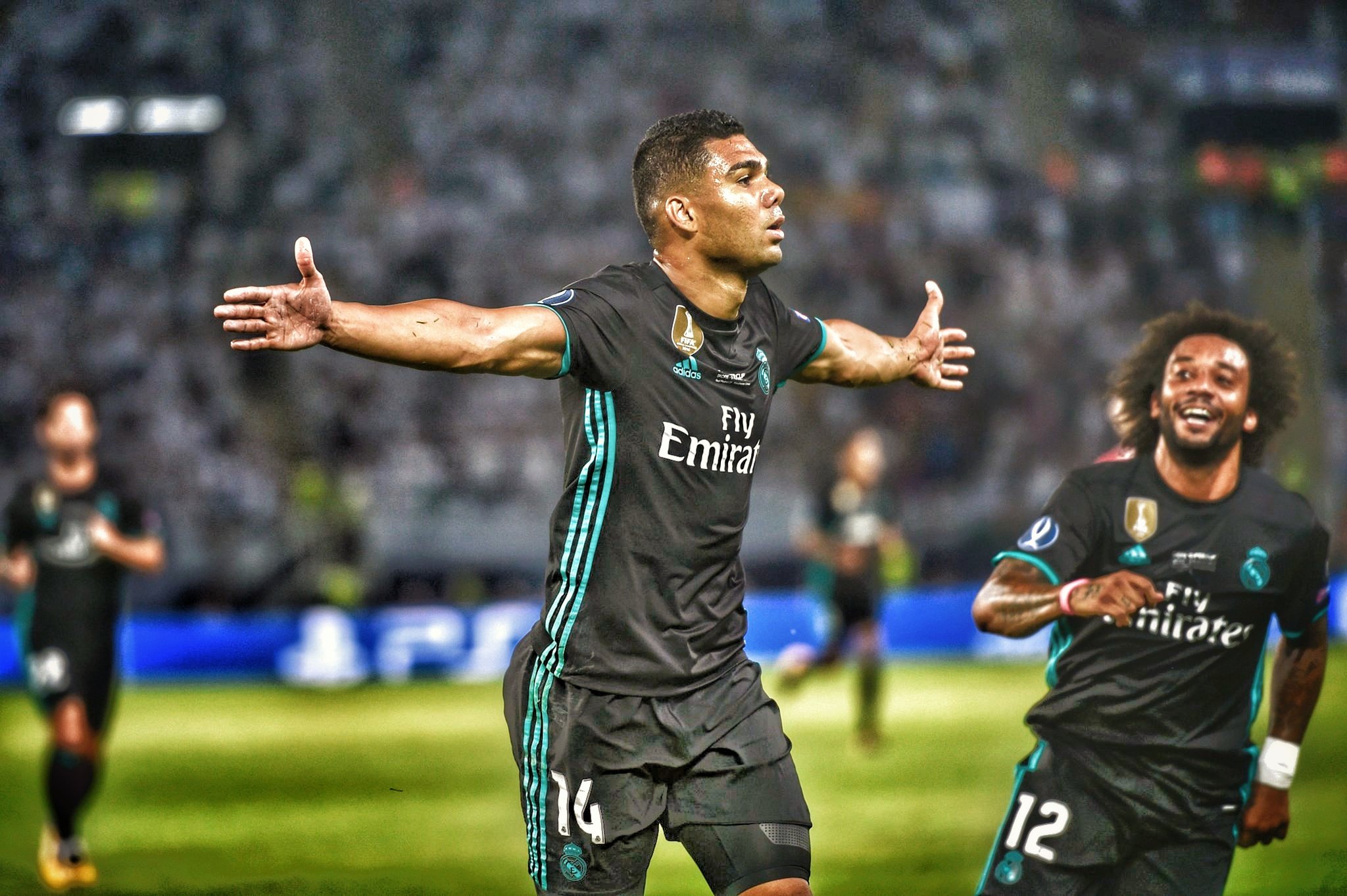 DGuzqbkWAAEax39.jpg:large