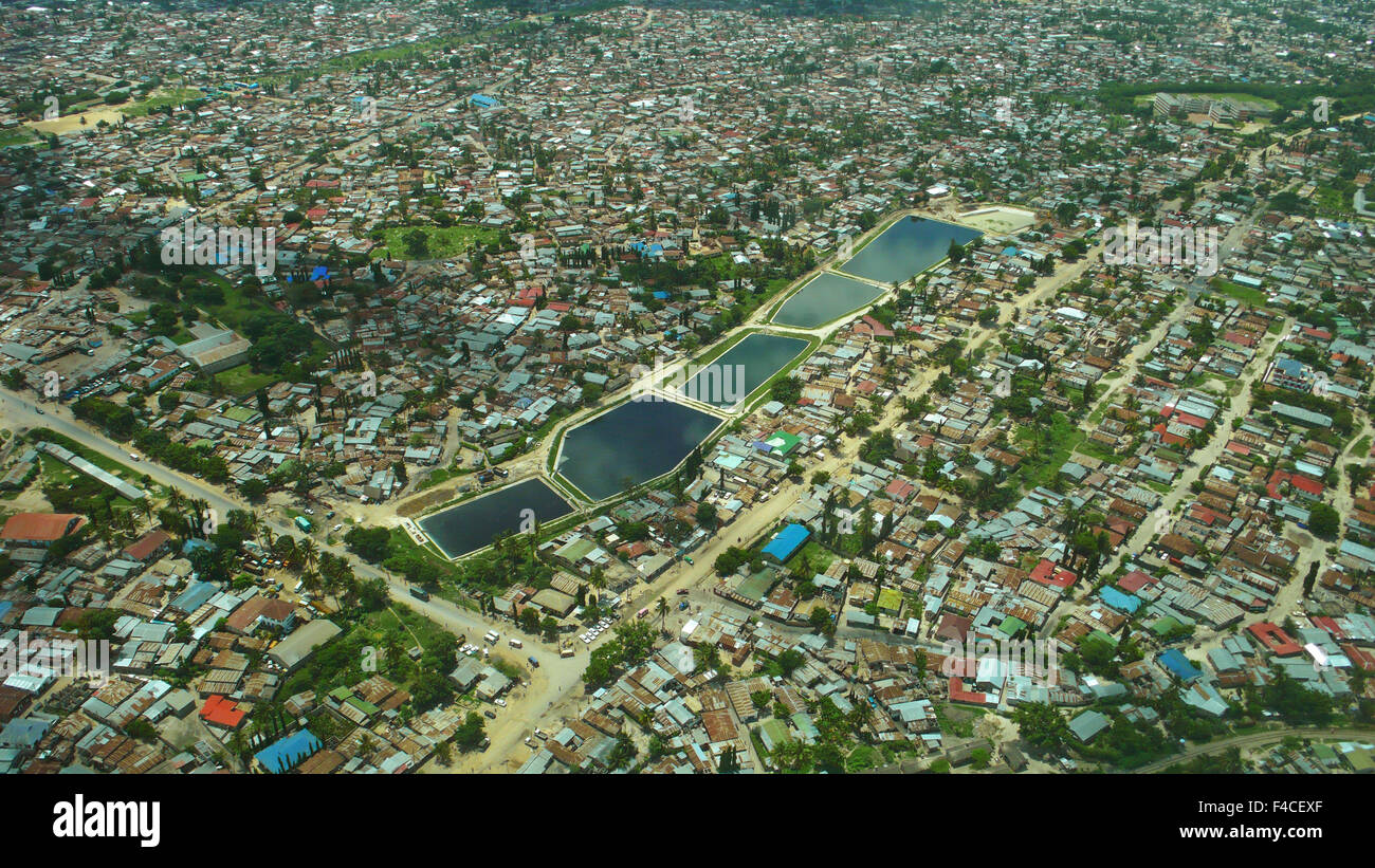 tanzania-dar-es-salaam-aerial-view-on-suburbs-F4CEXF.jpg