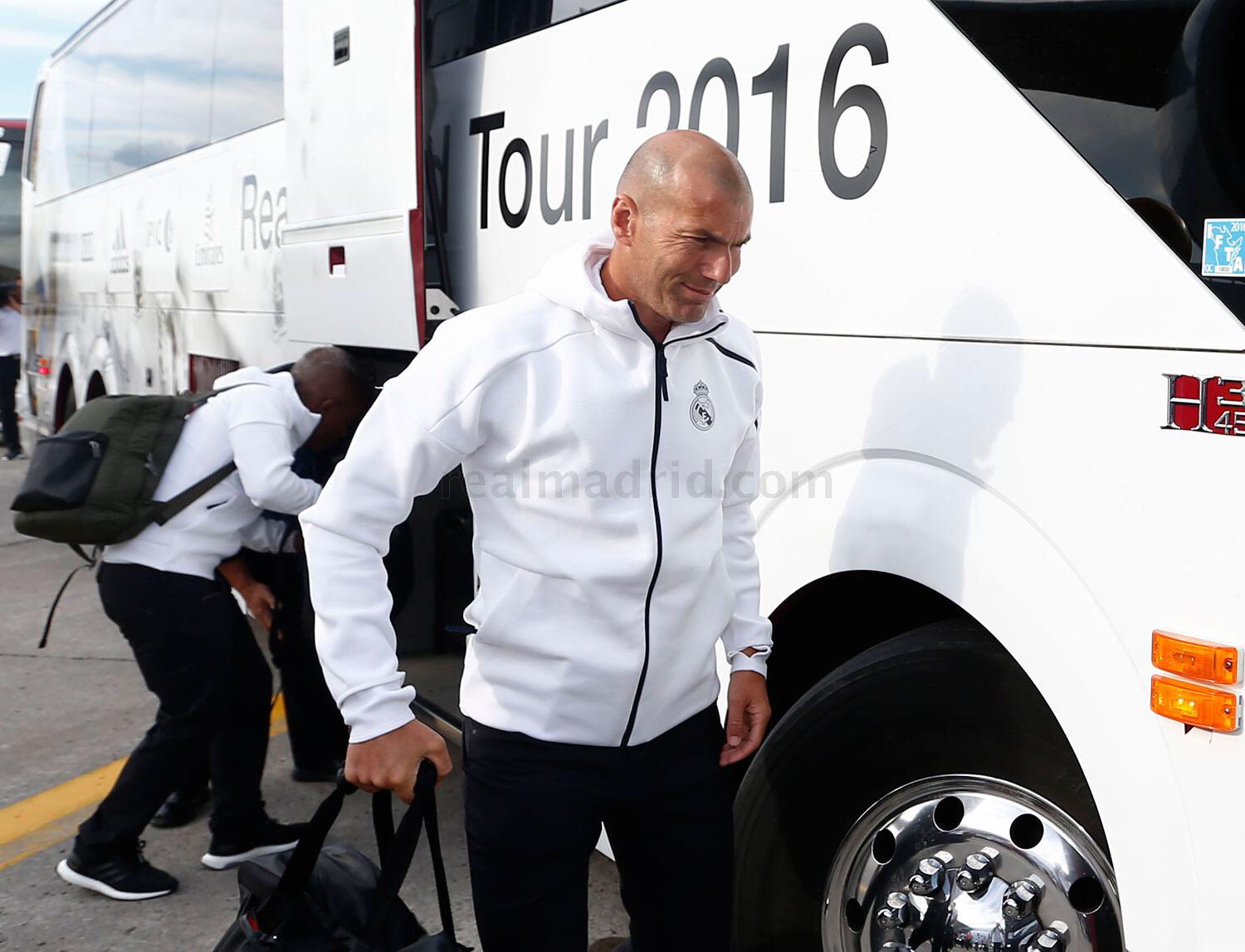 CnoiHI5WIAAP0dq.jpg:large