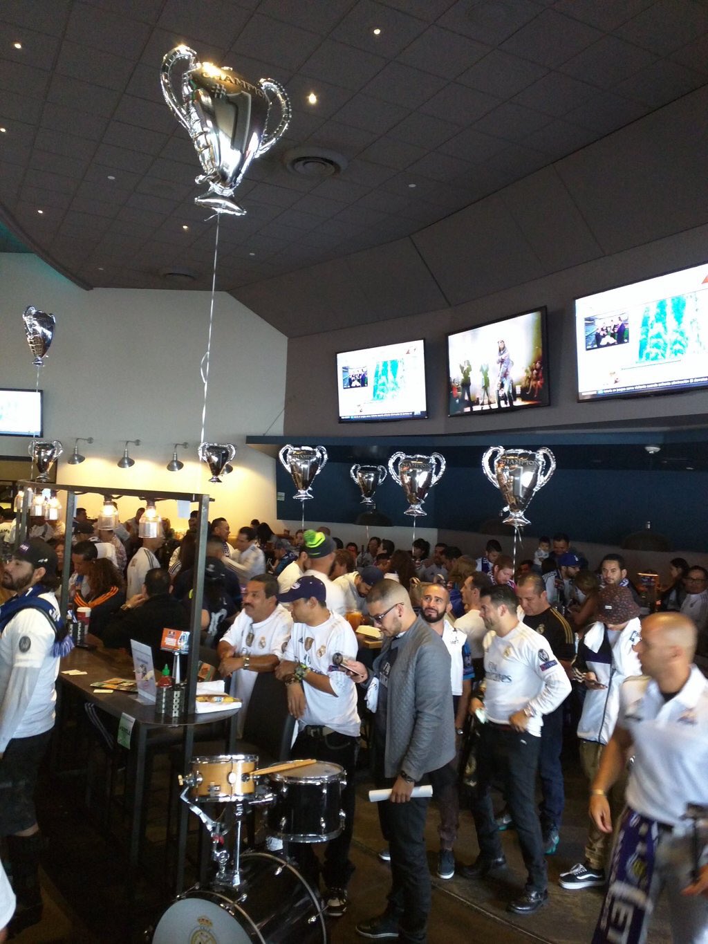 CjjuOjdVEAAiLqc.jpg:large