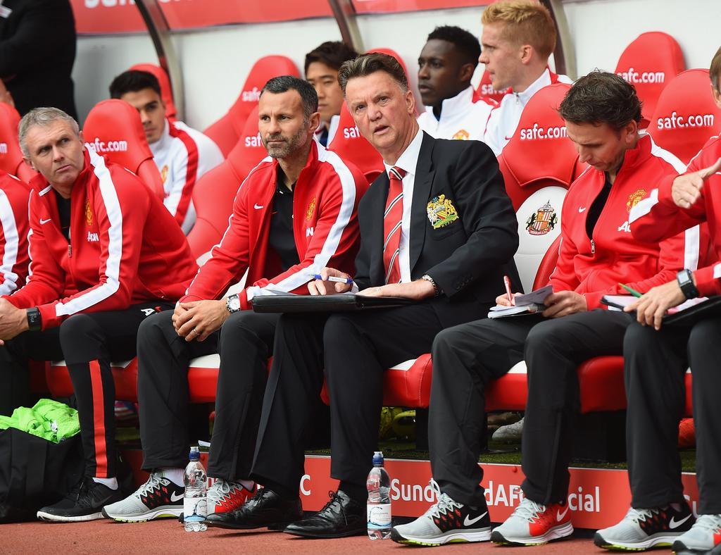 Bv0YYV0IUAEJx4_.jpg:large