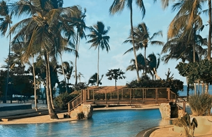 www.travelmole.com