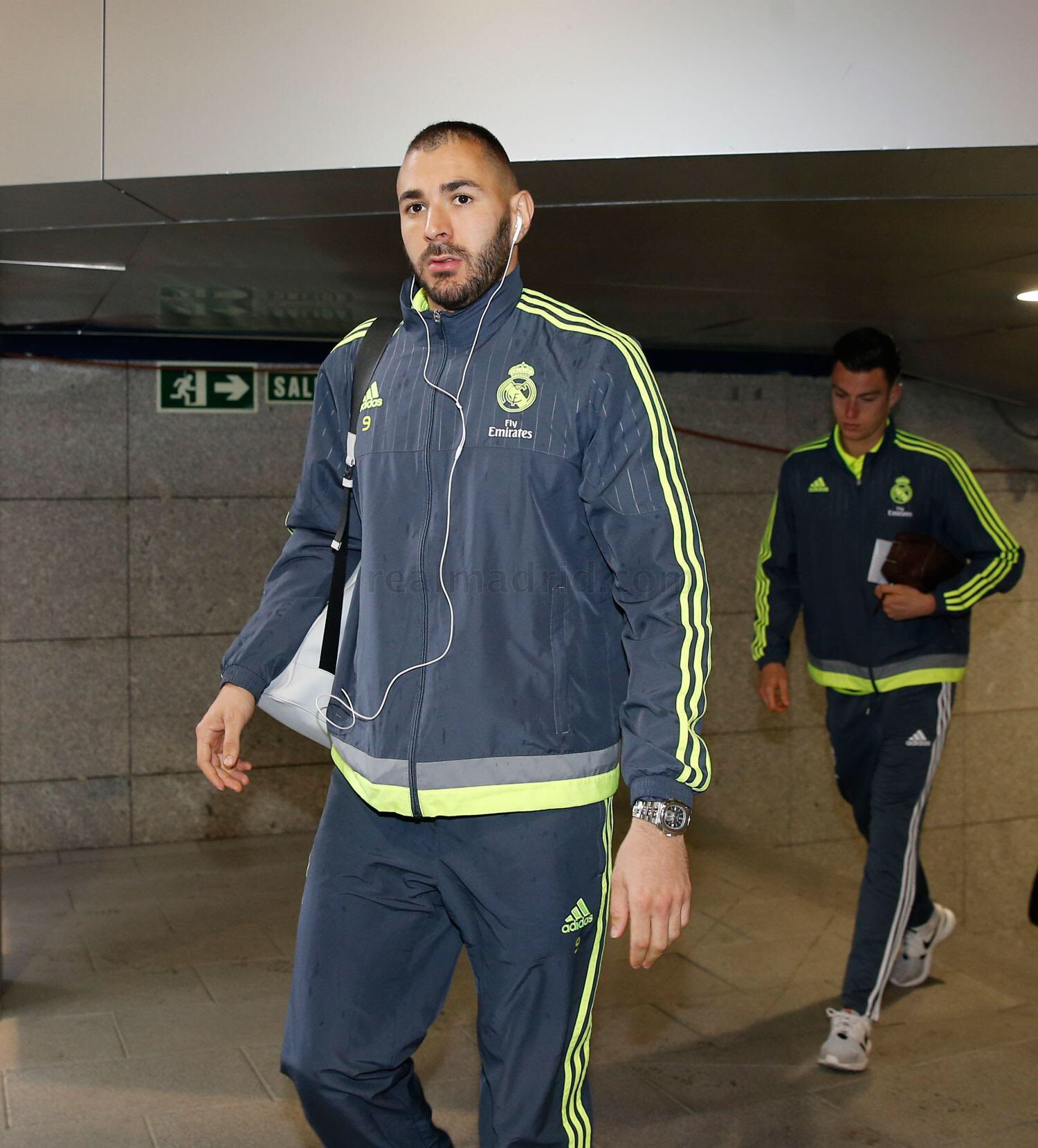 Ch8JPPkW0AIhzNO.jpg:large