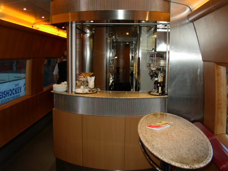 bordbistro-eines-ice-3-ice-159183.jpg