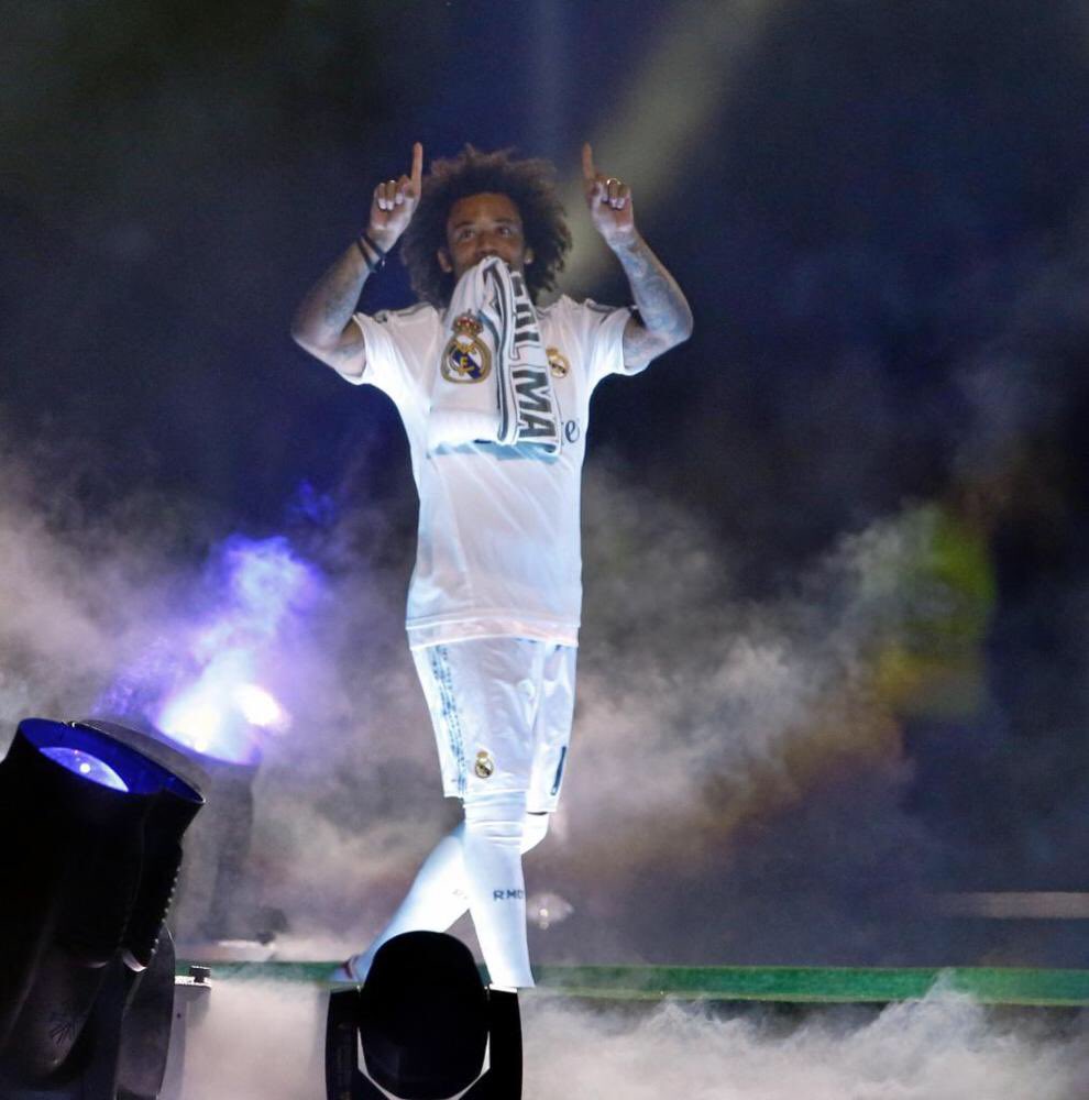 CjqDogqWEAA4E8D.jpg:large