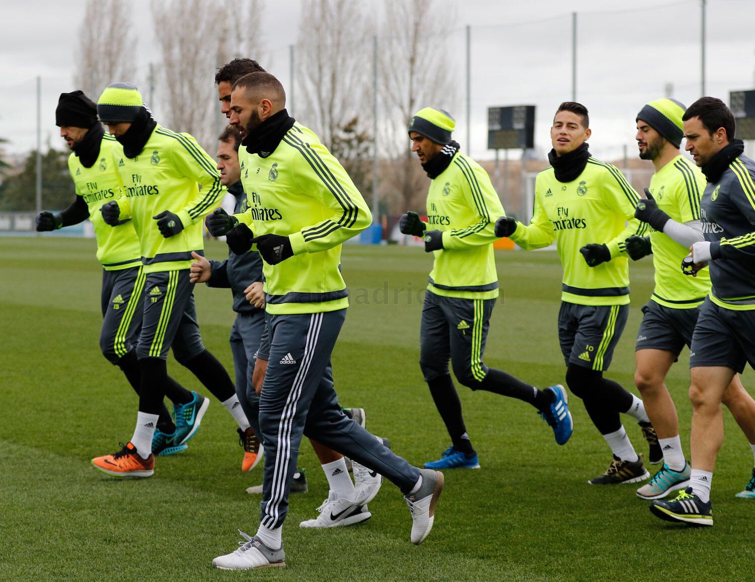 CaxW7-OW8AAX0TL.jpg:large