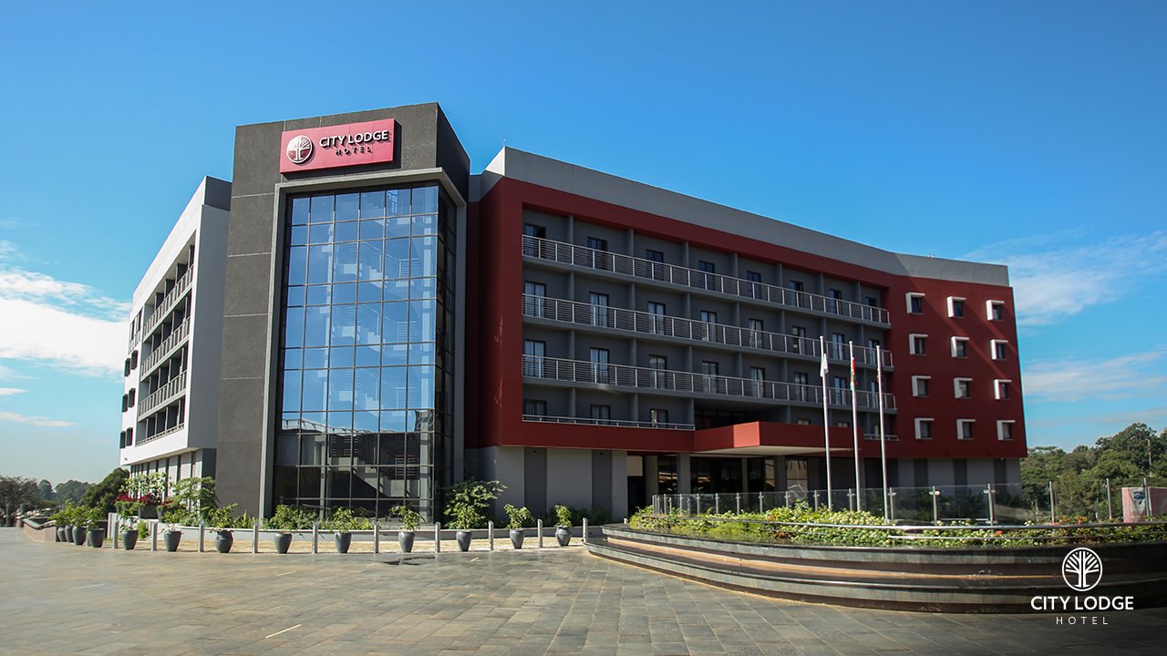 DlBi2_RXgAAnddz.jpg:large