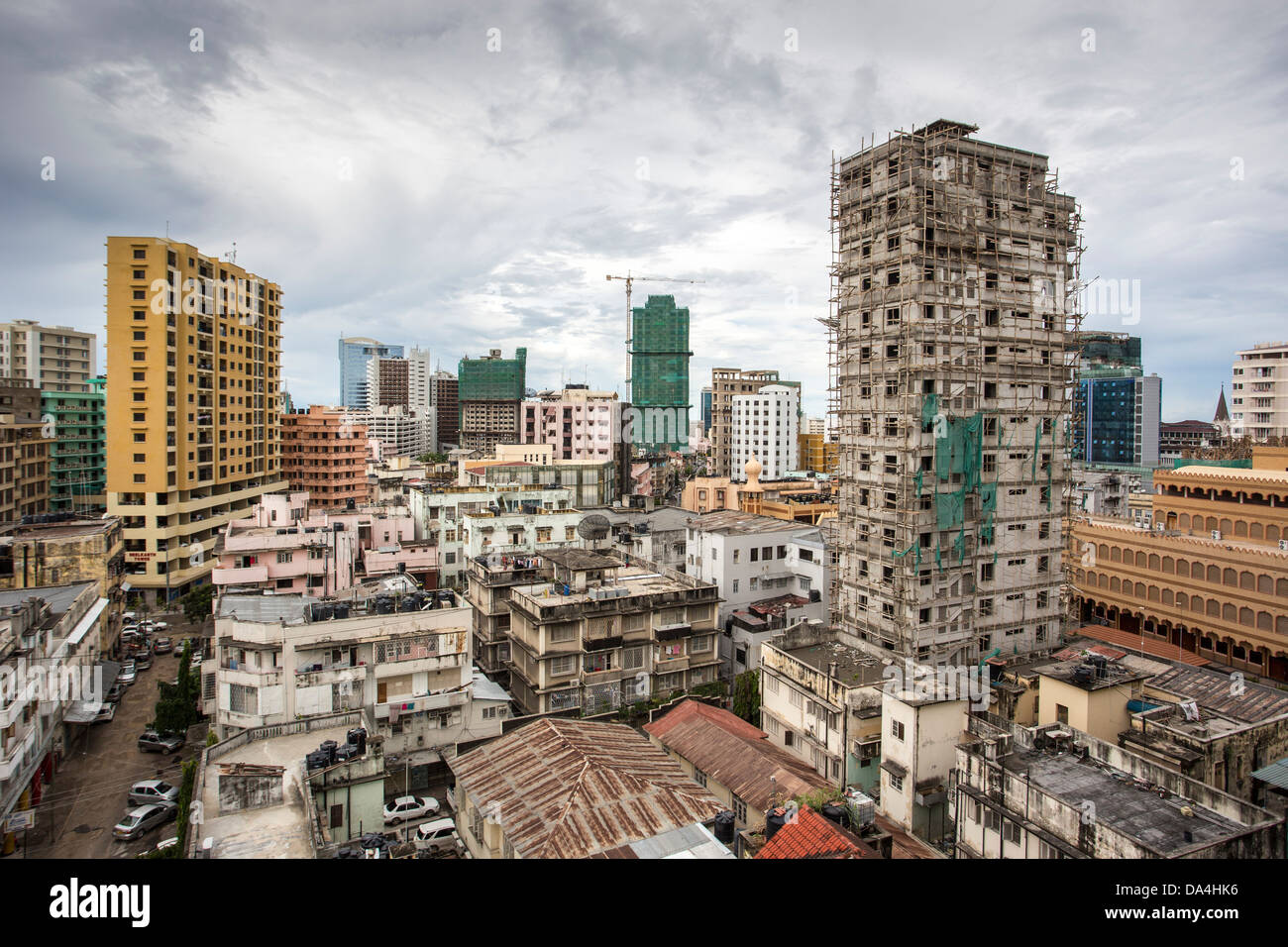 dar-es-salaam-skyline-DA4HK6.jpg
