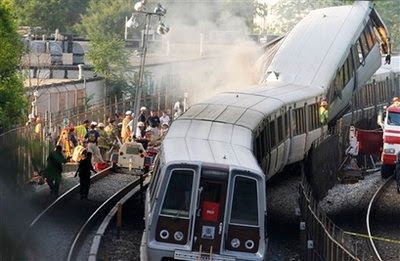 capt_f29a0cda32a94efba633433097da9ef7_dc_metro_train_derailment_dccd103.jpg