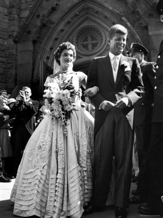 jaqueline_kennedy_wedding_gown_full.jpg