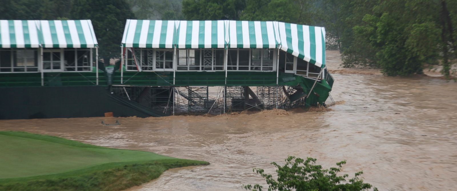 AP_west_virginia_flooding_1_jt_160625_12x5_1600.jpg