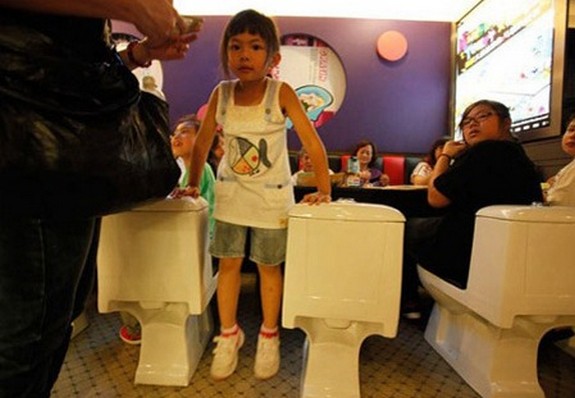 a-toilet-restaurant-09.jpg