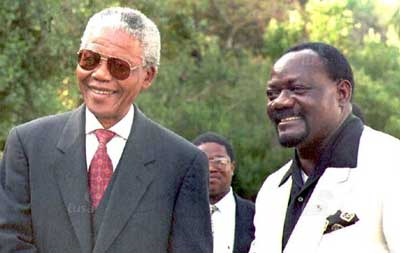 savimbi-mandela.jpg