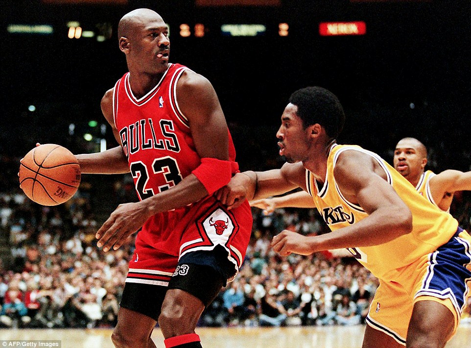 331BD37600000578-3538000-Jordan_is_guarded_by_Bryant_during_a_NBA_encounter_at_the_Staple-a-40_1460558734883.jpg