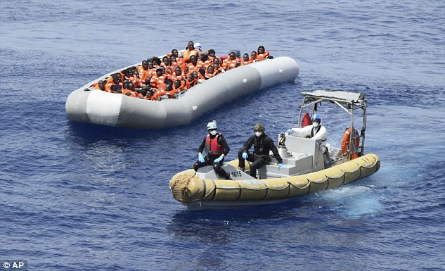 34C5014A00000578-3619322-IOM_said_nearly_19_000_migrants_arrived_by_sea_to_Italy_in_May_m-m-2_1464767939910.jpg