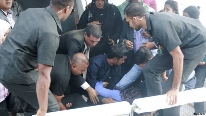 151024084144_boat_accident_in_maldives_624x351_reuters.jpg