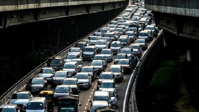 151224061923_delhi_traffic_jam_640x360_afp_nocredit.jpg