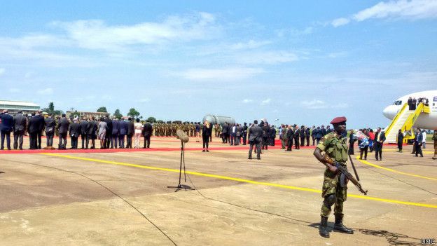 160704113359_israeli_pm_lands_in_uganda-_red_carpet_624x351_umc.jpg