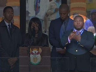 Fake-deaf-interpreter-at-Mandela-memorial__20131211063006_320_240.JPG