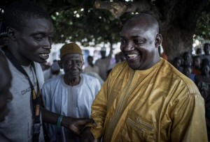 Rais-Mteule-Adama-Barrow-akifurahia-na-wafuasi-wake.-300x204.jpg