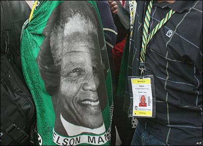 _44308197_mandela_shirt_ap416.jpg