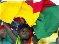 _45088874_cameroonfan226.jpg