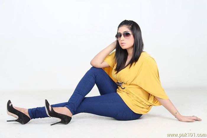 Qandeel_Baloch_Pakistani_Female_Fashion_Model_And_Television_Actress_Celebrity_22_diath_Pak101%28dot%29com.jpg