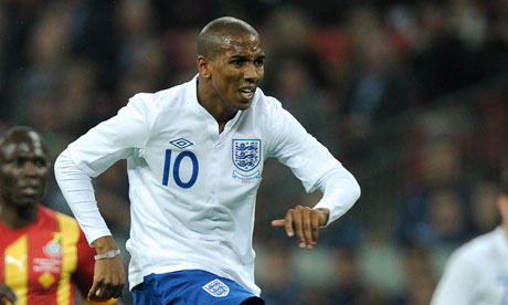 Ashley-Young-joining-Manc-007.jpg