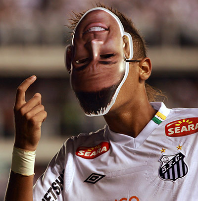 Santos-Neymar-with-a-mask-003.jpg