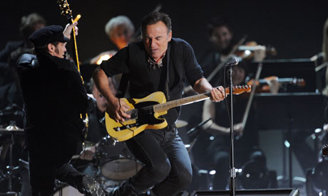 Bruce-Springsteen-perform-007.jpg