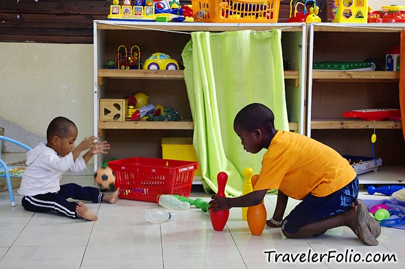 african-kids-play-football.jpg