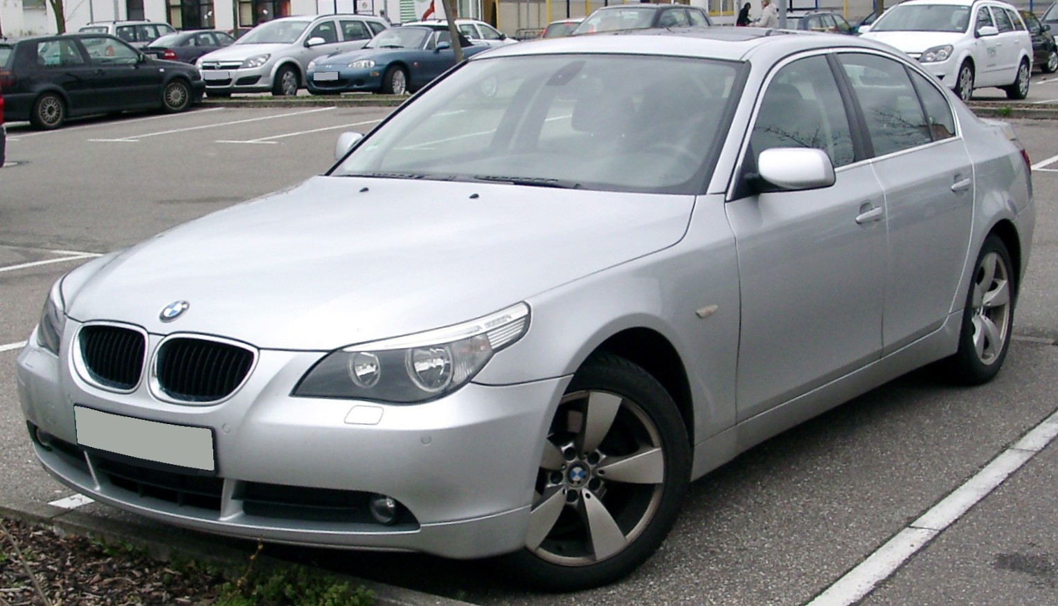 BMW_E60_front_20080417.jpg