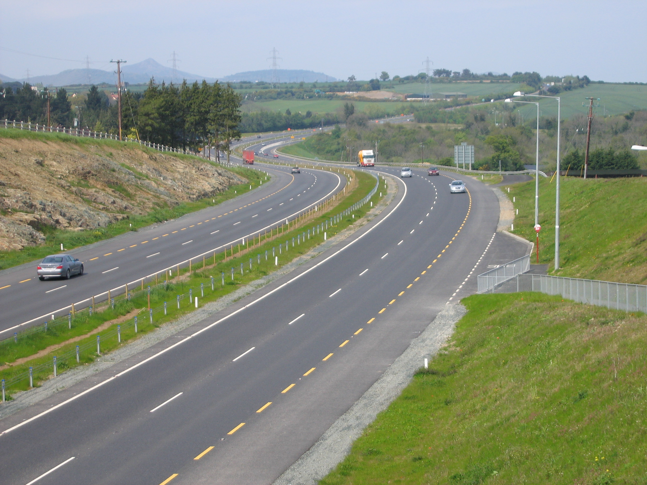 N11_road_south_of_Newtownmountkennedy.jpg