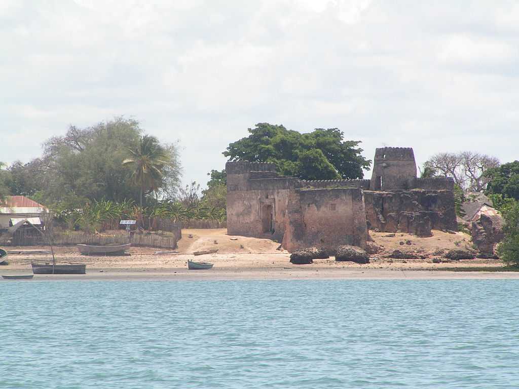 1024px-Kilwa_Kisiwani_Fort.jpg