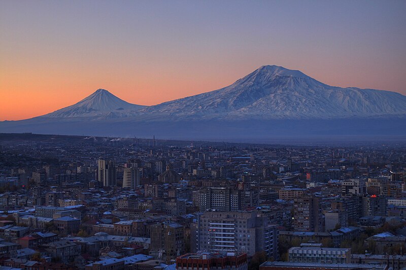 800px-Yerevan_Armenia_with_the_backdrop_of_Mount_Ararat.JPG