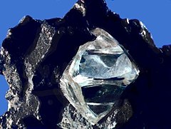 240px-Rough_diamond.jpg