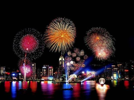 new-year-fireworks-hong-kongb.jpg