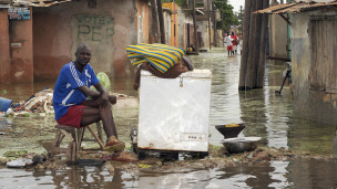 120814122729_dakar_floods2009_304x171_afp_nocredit.jpg