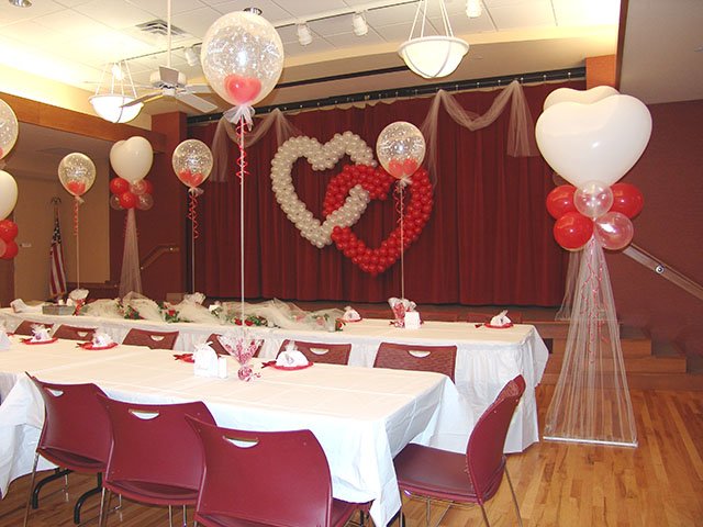 classy-balloon-wedding-decor.jpg