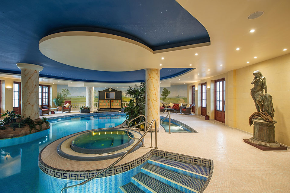 country-retreat-indoor-pool.jpg