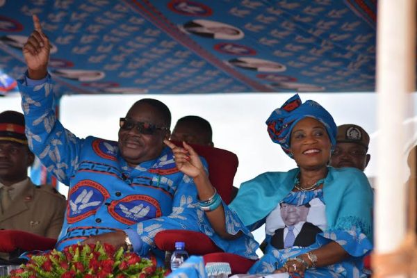 President-Mutharika-and-First-Lady-at-Limbuli-in-Mulanje-during-DPP-rally-600x400.jpe