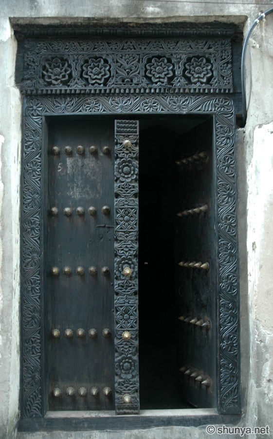 Door2.jpg
