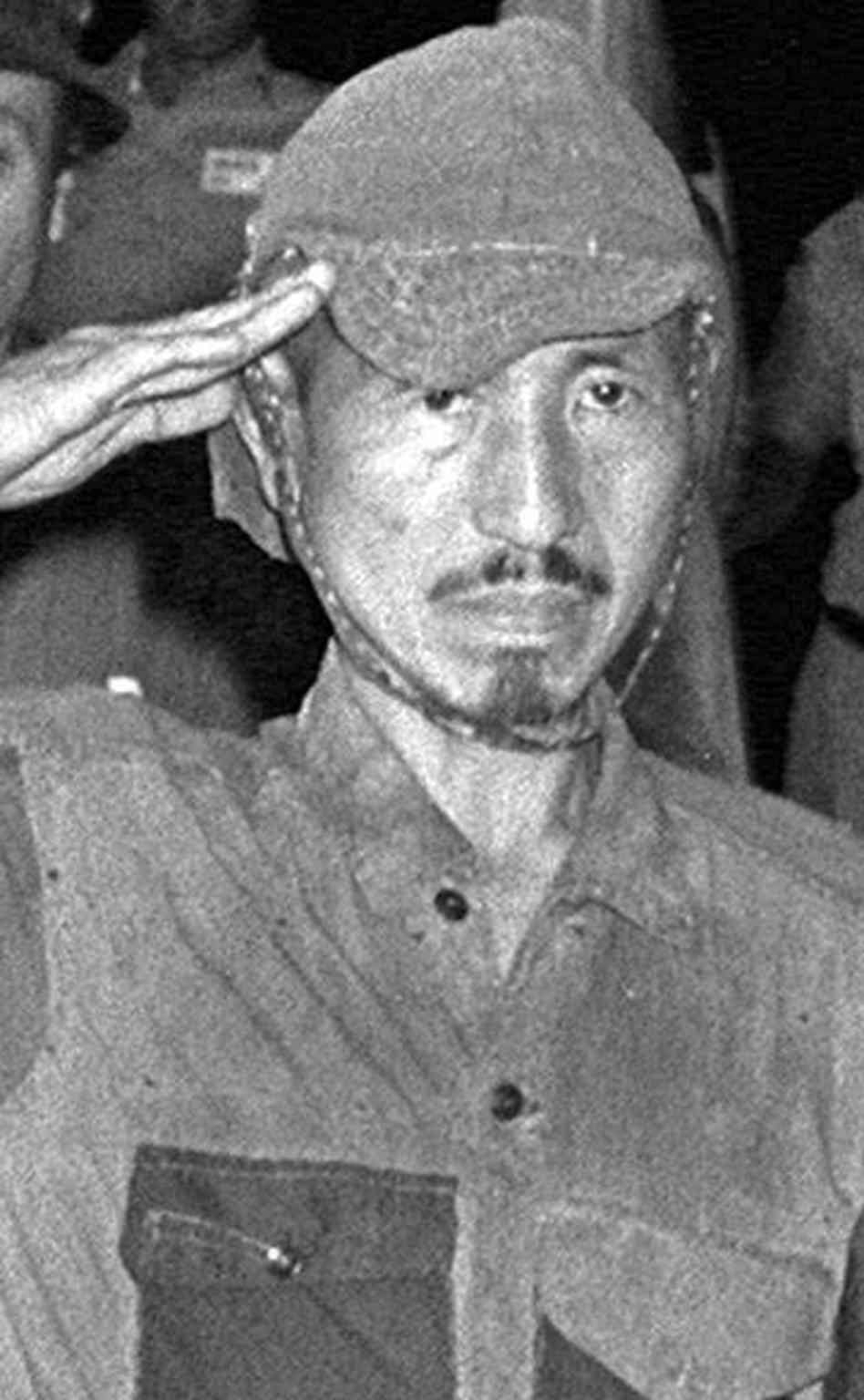 hiroo-onoda-surrenders.jpg