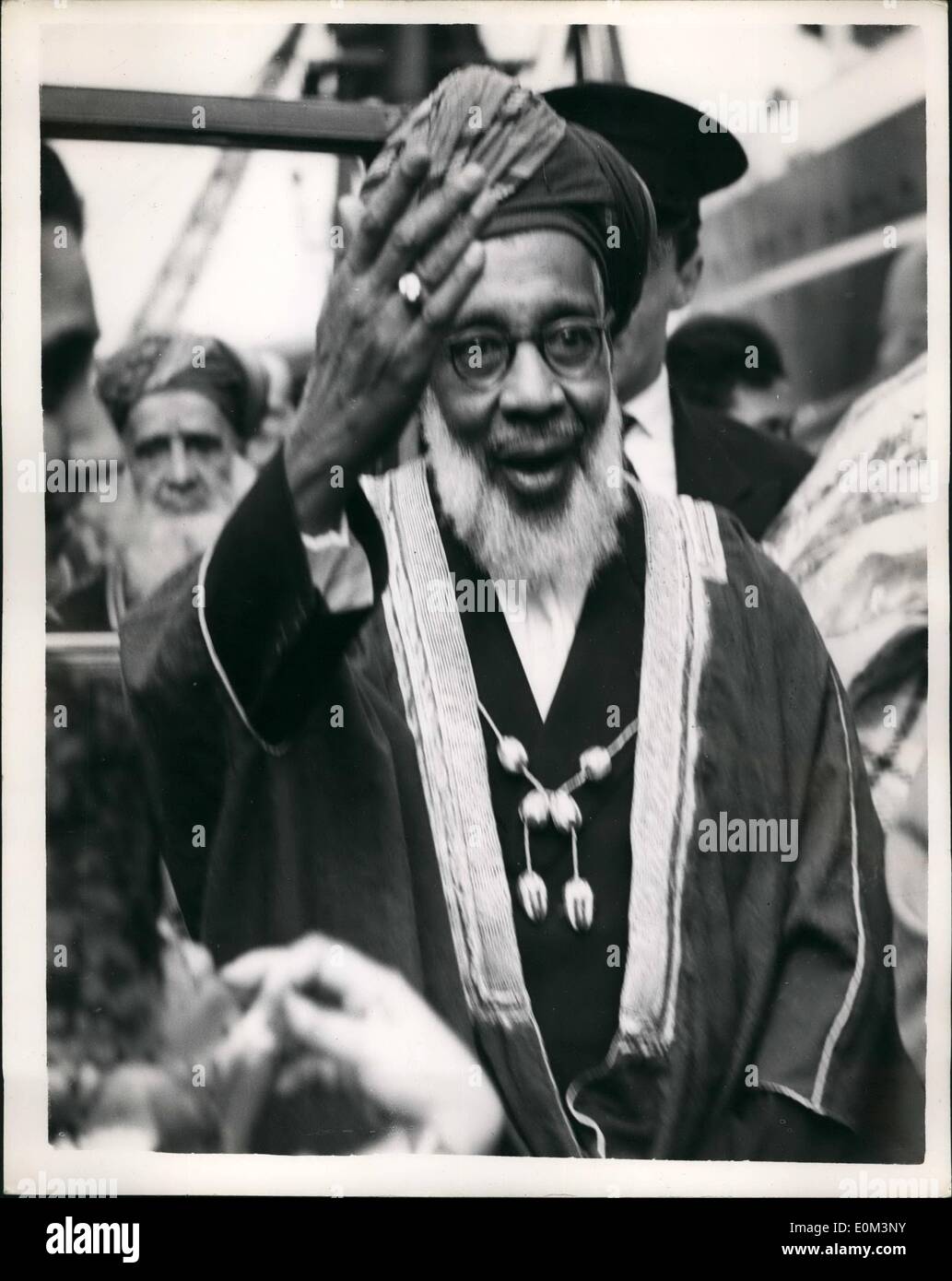 may-05-1953-sultan-of-zanzibar-arrives-for-coronation-the-sultan-of-E0M3NY.jpg