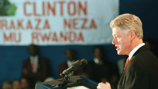 Clinton-Rwanda.gif