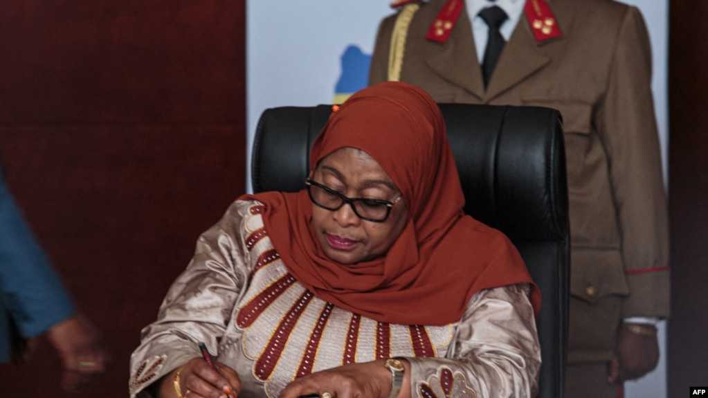 Rais wa Tanzania Samia Suluhu Hassan akiwa Bujumbura, tarehe 4, Februari 2023.Picha na Tchandrou Nitanga / AFP.