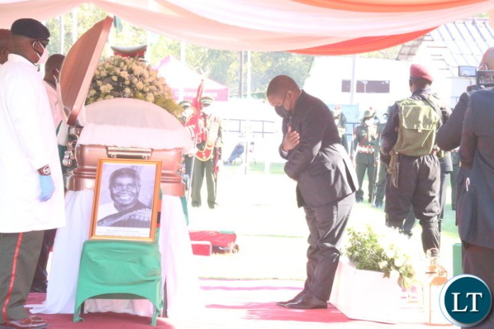 President Mazambique Filipe Nyusi pay his last respect to the late President Kaunda during the state funeral service at the show grounds