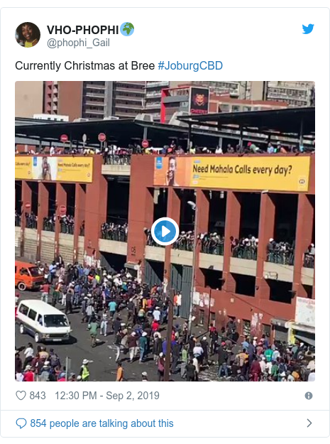 Ujumbe wa Twitter wa @phophi_Gail: Currently Christmas at Bree #JoburgCBD 