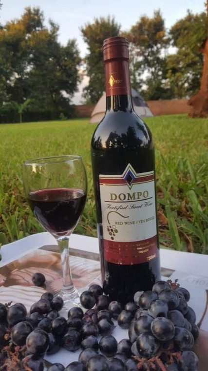 Dompo wine. (Booking)